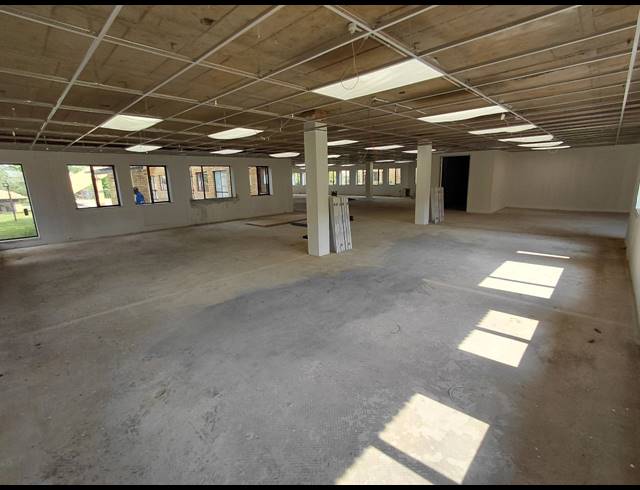 785M² OFFICE TO LET IN VORNA VALLEY